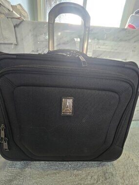 Travelpro 16" Wheeled Carry on 2 Wheels Rolling Tote
